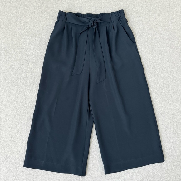 Lululemon Noir Wide Leg Cropped Pants Size 10 Navy Blue Tie Waist Culottes - Picture 1 of 16
